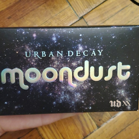 Urban Decay Moondust Eye Shadow Palette - Picture 2 of 8